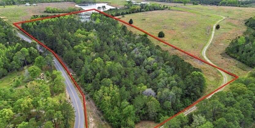 14.8 Acres of Land for Sale in DeFuniak Springs, Florida