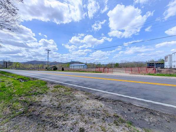 22 Acres of Commercial Land for Sale in Williamsburg, Kentucky