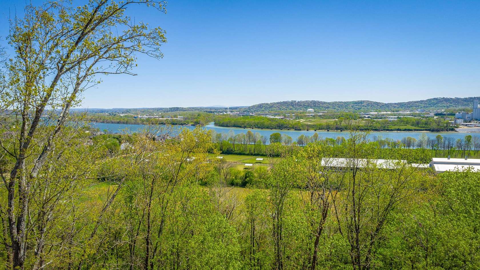 1.6 Acres of Residential Land for Sale in Chattanooga, Tennessee