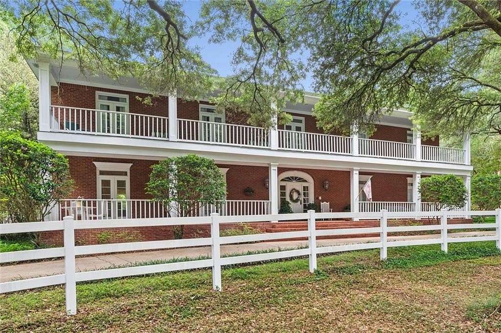 2.6 Acres of Land with Home for Sale in Mobile, Alabama