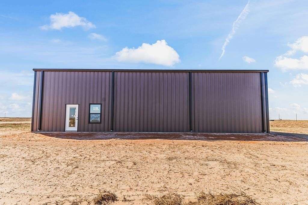 2 Acres of Improved Residential Land for Sale in Seminole, Texas