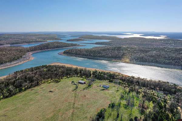 69 Acres of Land for Sale in Oakland, Arkansas