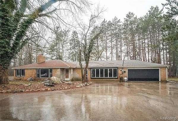 7.2 Acres of Land with Home for Sale in Birch Run, Michigan