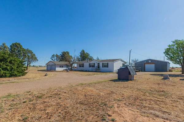 1.5 Acres of Land with Home for Sale in Amarillo, Texas