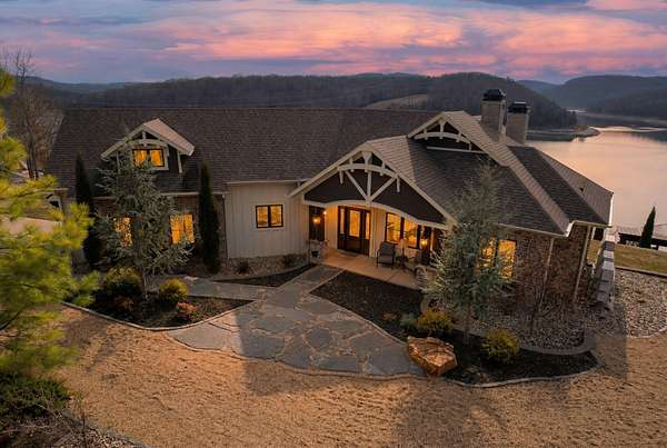 1.78 Acres of Land with Home for Sale in Ridgedale, Missouri