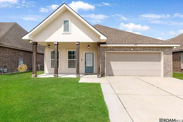 30 Acres of Land with Home for Sale in St. Gabriel, Louisiana