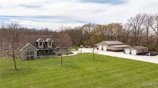 12 Acres of Land with Home for Sale in Waverly, Illinois