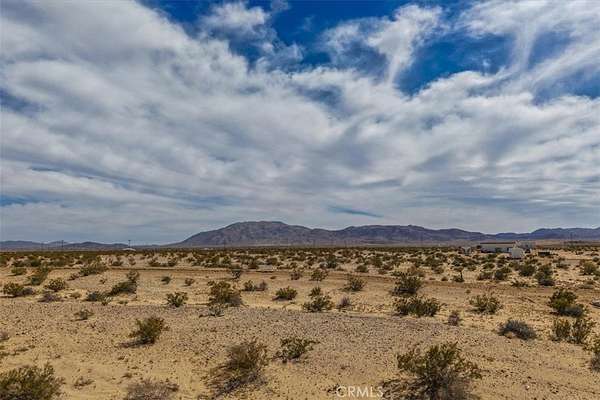 17.7 Acres of Land for Sale in Twentynine Palms, California