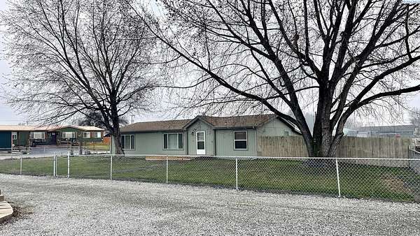 1.6 Acres of Land with Home for Sale in Burbank, Washington