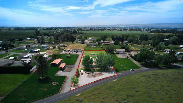 1.6 Acres of Land with Home for Sale in Burbank, Washington