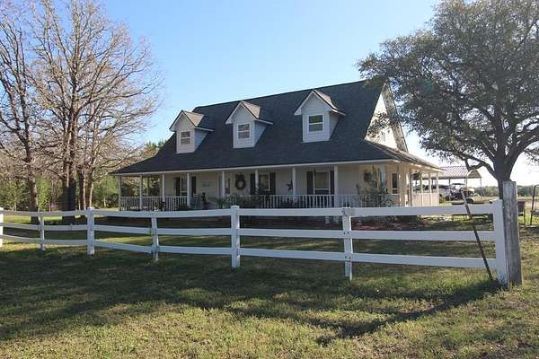 13.6 Acres of Land with Home for Sale in Round Top, Texas