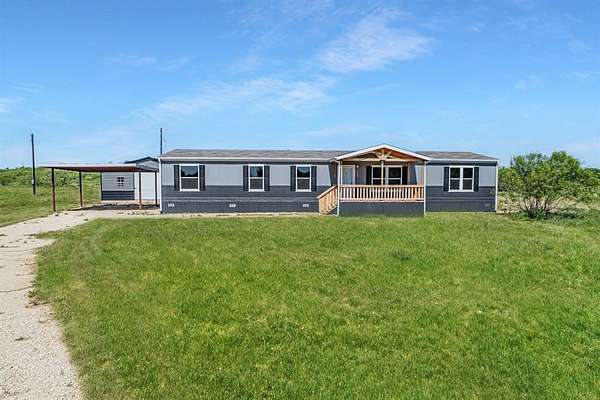 4 Acres of Land with Home for Sale in Bellevue, Texas