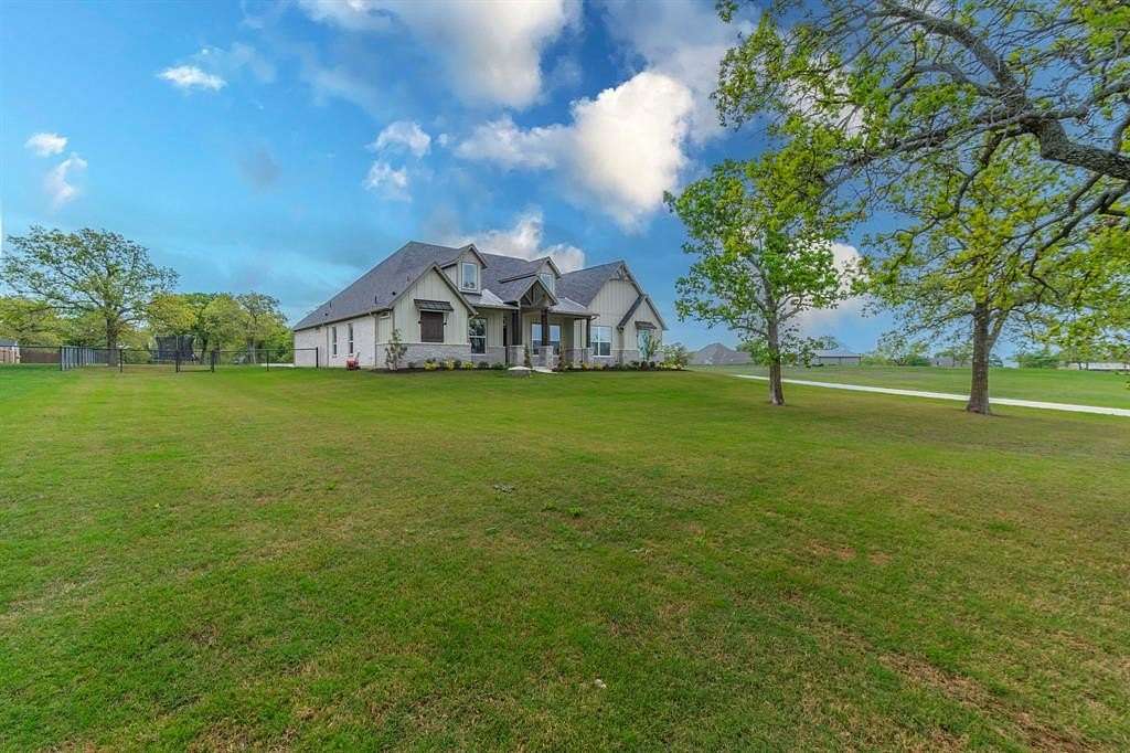 2 Acres of Land with Home for Sale in Decatur, Texas