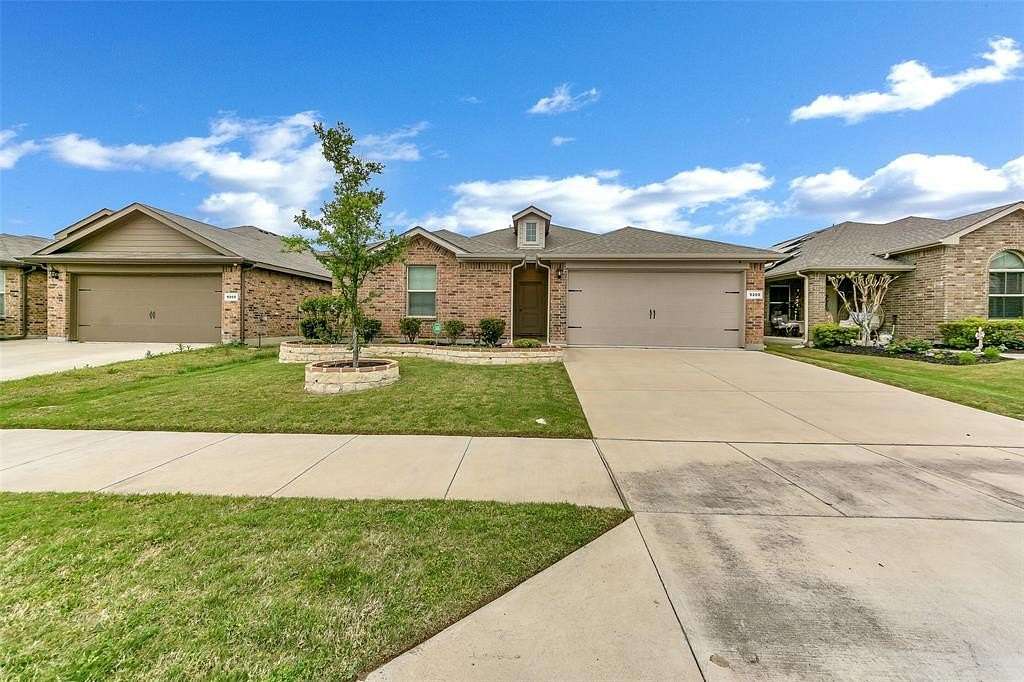 80 Acres of Land with Home for Lease in Springtown, Texas