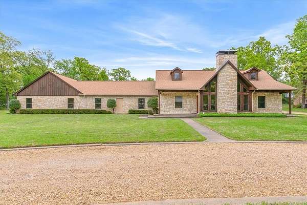 2.37 Acres of Land with Home for Sale in Canton, Texas