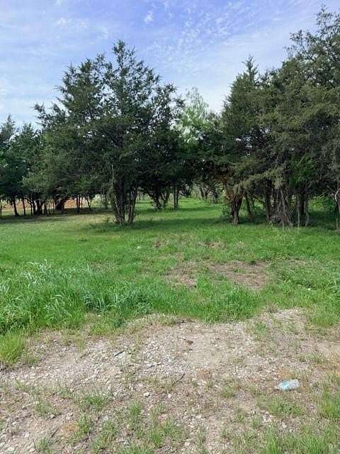 10 Acres of Land for Sale in Kaufman, Texas