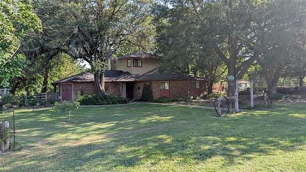 2.25 Acres of Land with Home for Sale in Waxahachie, Texas