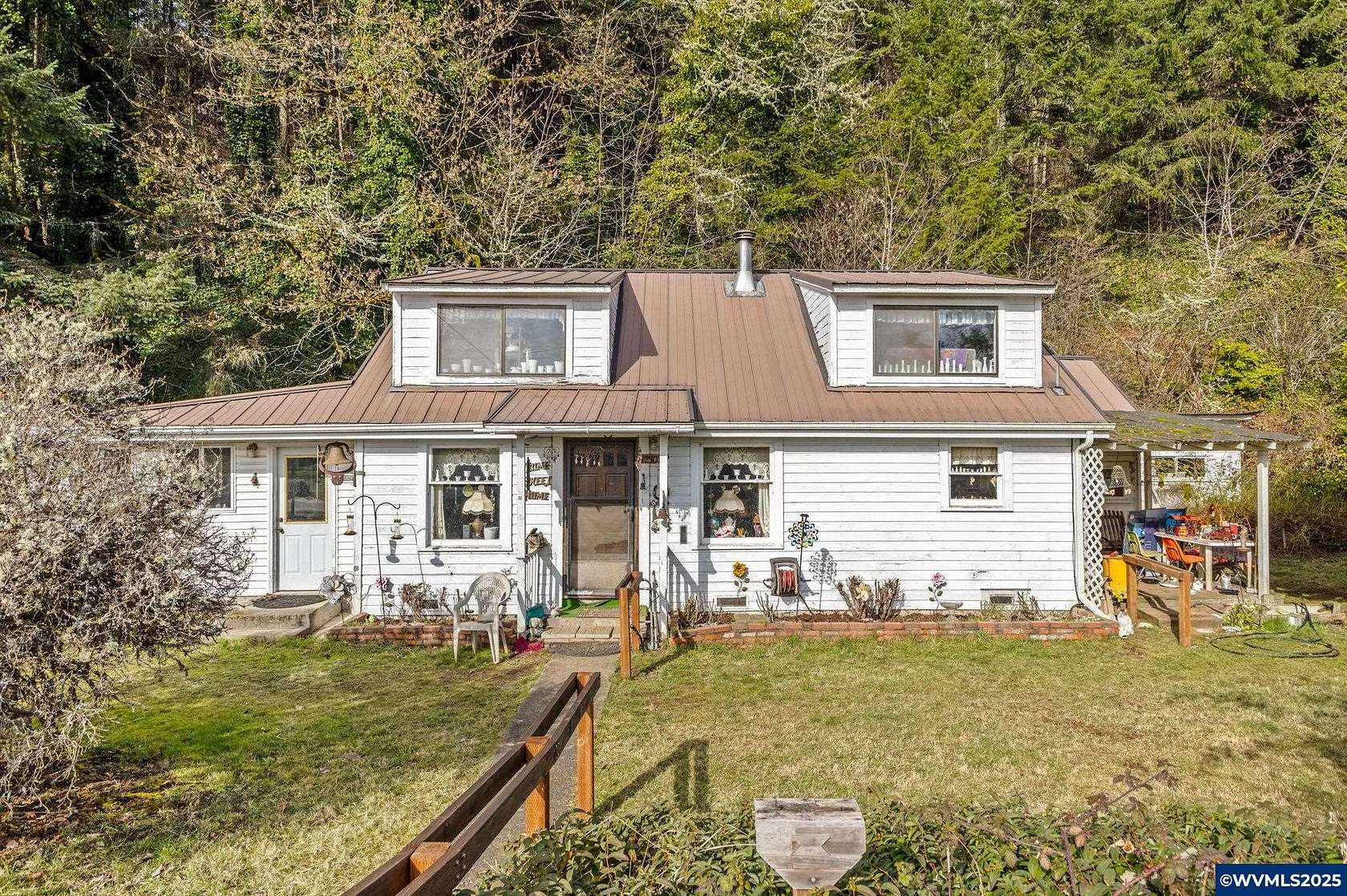 2.47 Acres of Land with Home for Sale in Sweet Home, Oregon