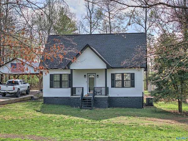 2 Acres of Land with Home for Sale in Henagar, Alabama