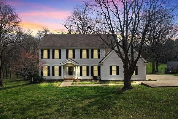 5 Acres of Land with Home for Sale in Country Club, Missouri