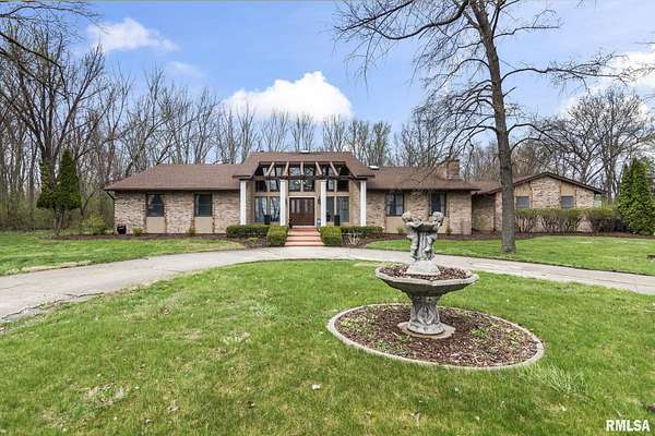 5 Acres of Land with Home for Sale in Springfield, Illinois