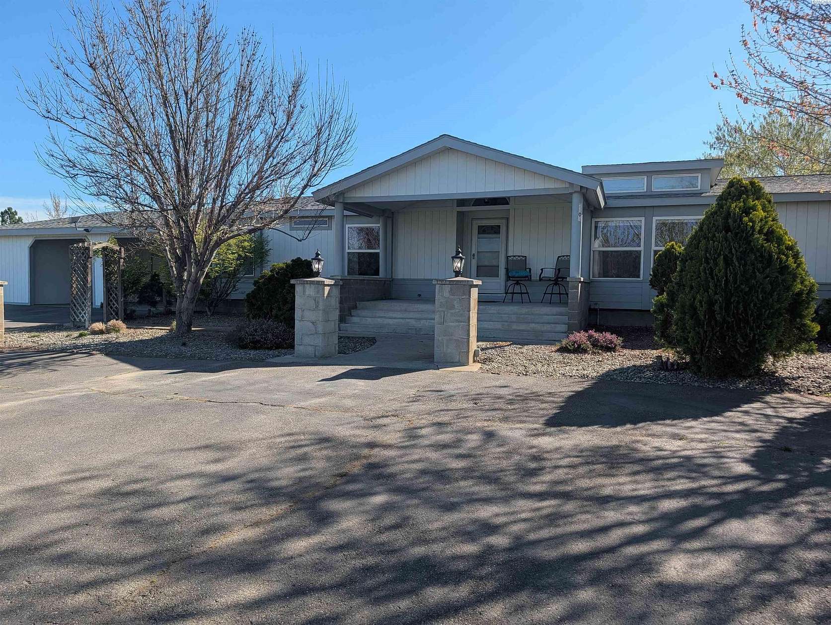 2.66 Acres of Land with Home for Sale in West Richland, Washington