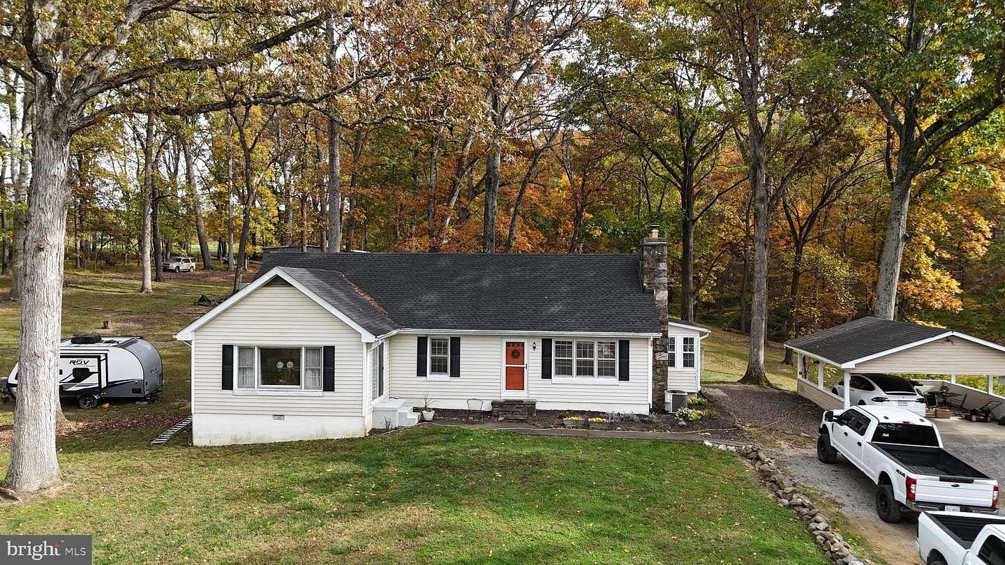 4.6 Acres of Land with Home for Sale in Purcellville, Virginia