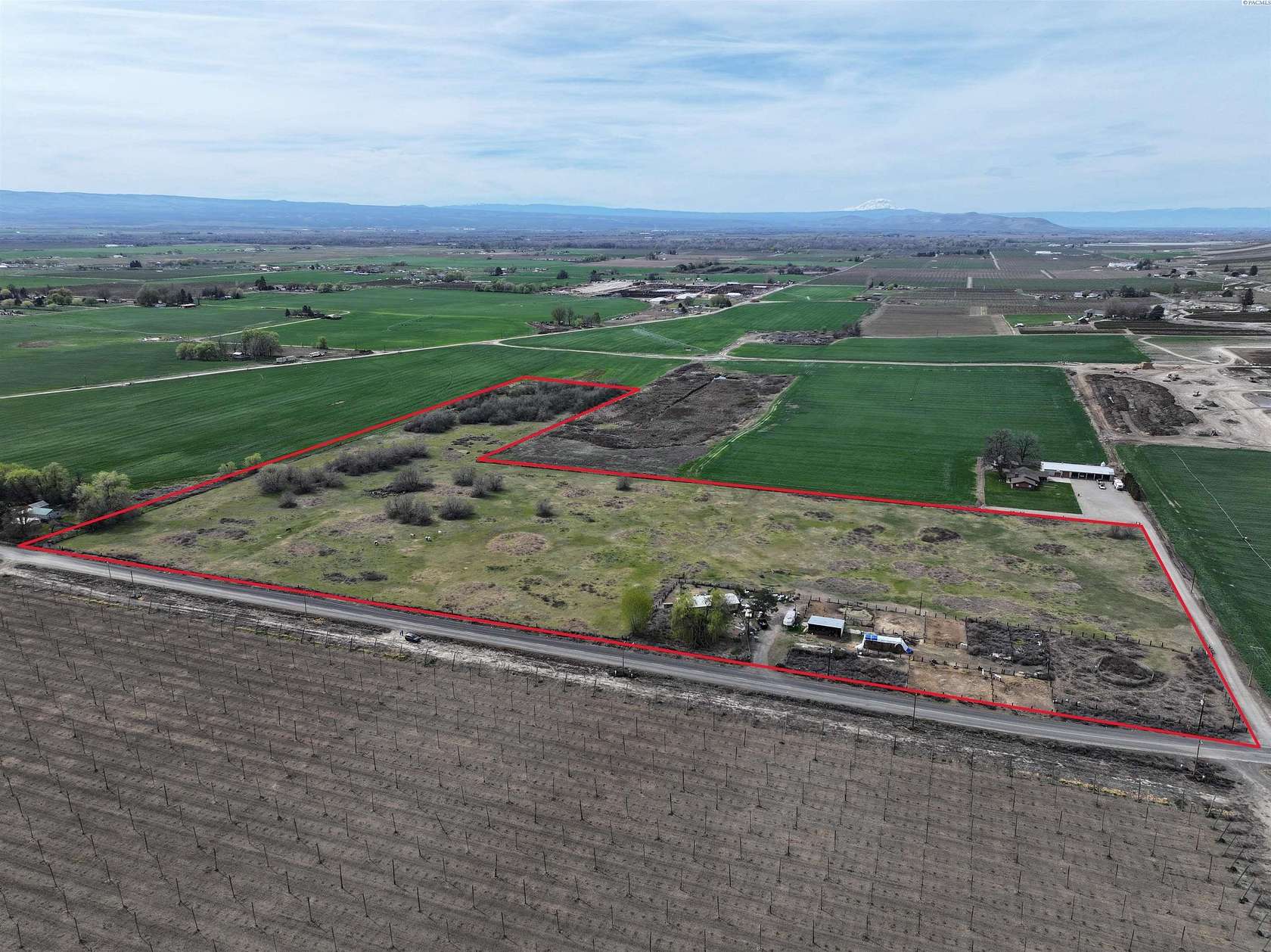 22.2 Acres of Agricultural Land with Home for Sale in Sunnyside, Washington