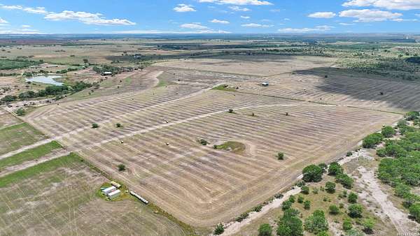 22 Acres of Land for Sale in Floresville, Texas