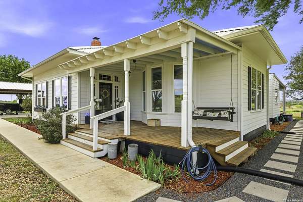 13.7 Acres of Land with Home for Sale in San Marcos, Texas