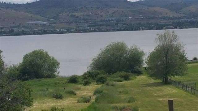 1.67 Acres of Residential Land for Sale in Klamath Falls, Oregon