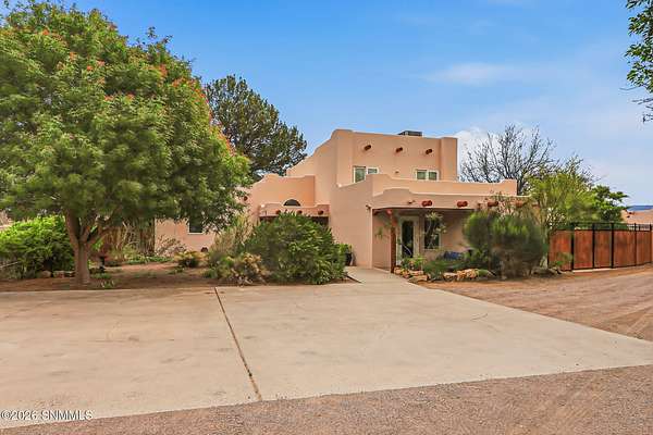 2.14 Acres of Mixed-Use Land for Sale in Las Cruces, New Mexico