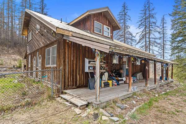 20 Acres of Land with Home for Sale in Colville, Washington