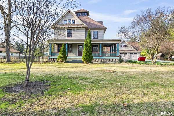 1.66 Acres of Land with Home for Sale in Petersburg, Illinois