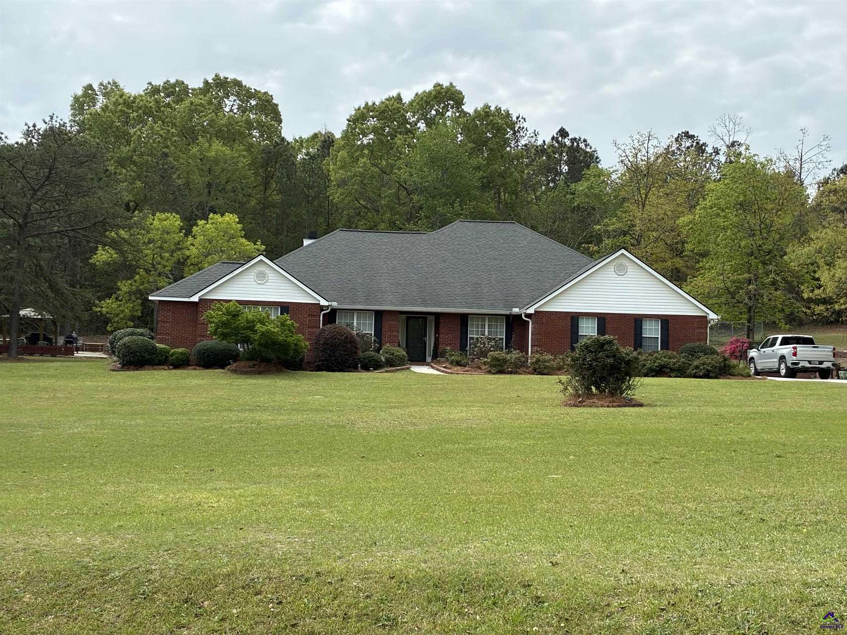 2.5 Acres of Land with Home for Sale in Macon, Georgia