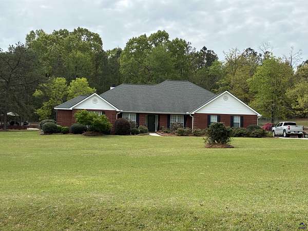2.5 Acres of Land with Home for Sale in Macon, Georgia
