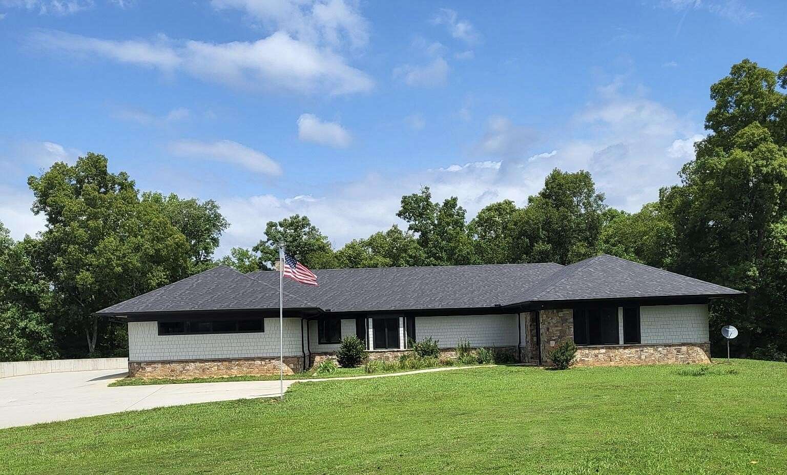 77.5 Acres of Land with Home for Sale in Decatur, Tennessee