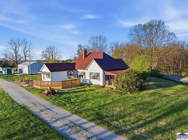 1.5 Acres of Land with Home for Sale in Rockville, Indiana