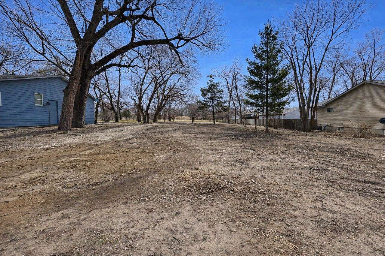 0.4 Acres of Land for Sale in Des Moines, Iowa