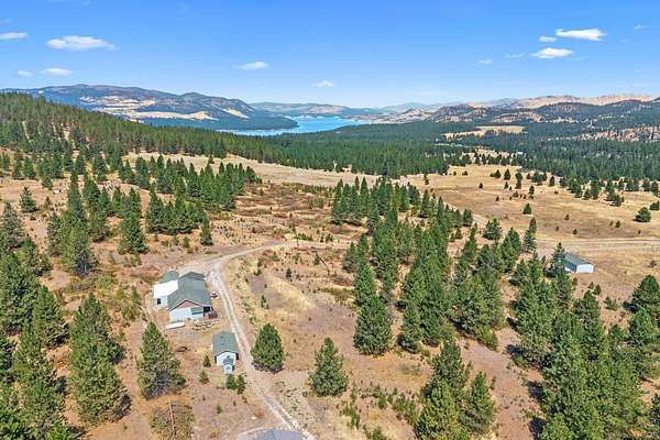 35 Acres of Agricultural Land with Home for Sale in Fruitland, Washington