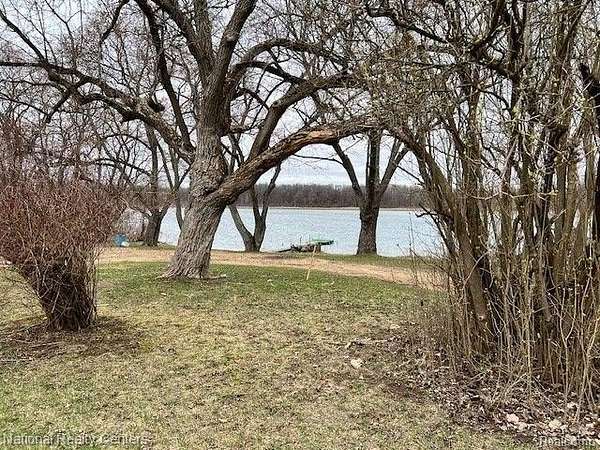 4.8 Acres of Residential Land for Sale in Highland, Michigan