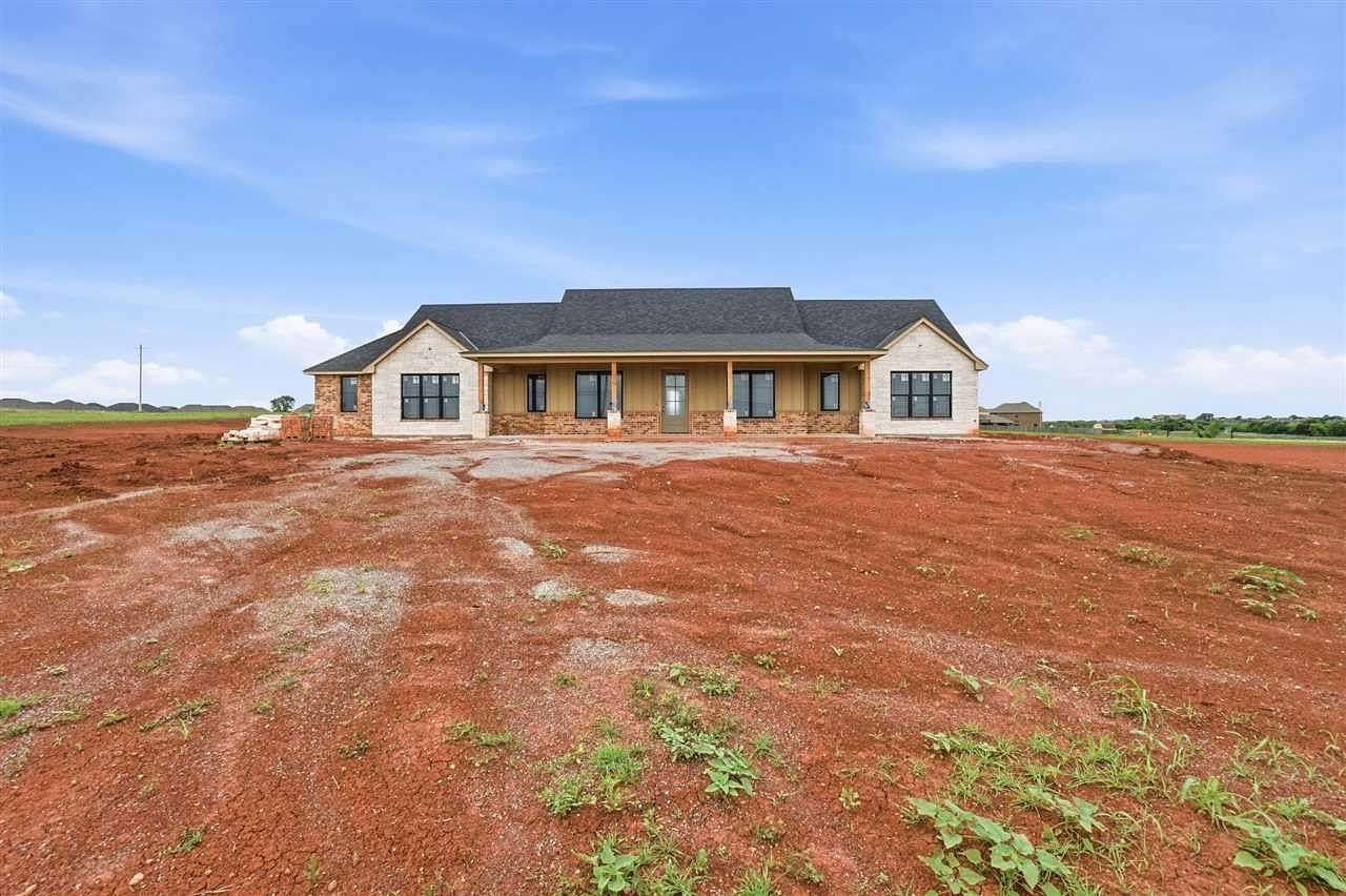 1.5 Acres of Land with Home for Sale in Lawton, Oklahoma
