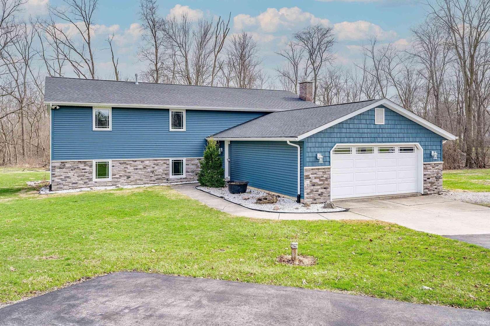 3.3 Acres of Land with Home for Sale in Fort Wayne, Indiana