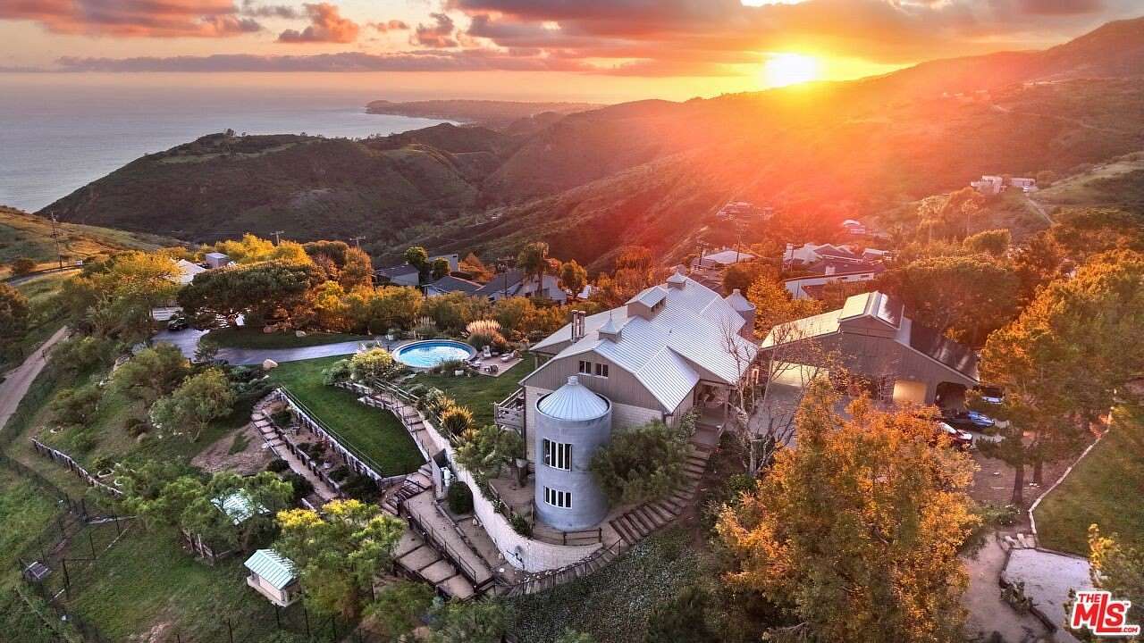 6 Acres of Land with Home for Lease in Malibu, California