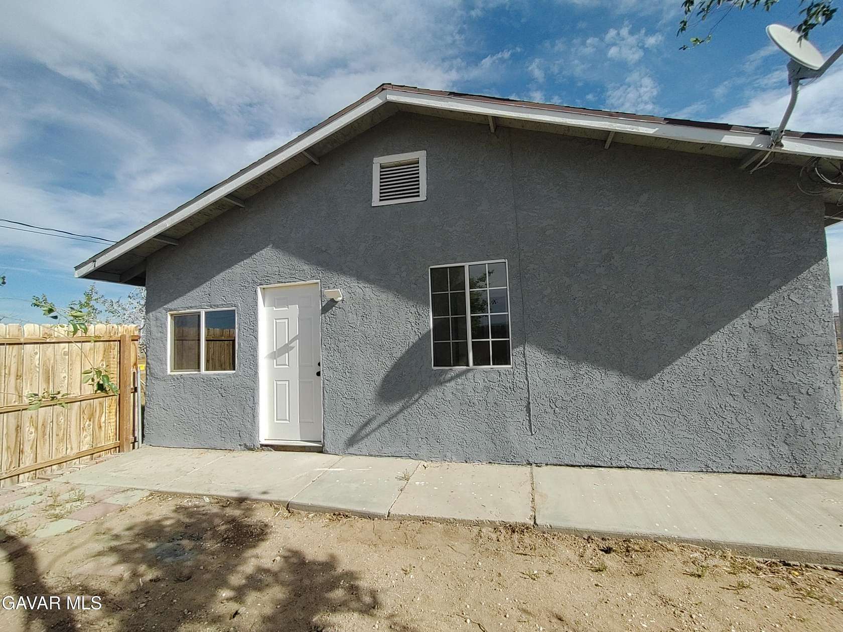5 Acres of Land with Home for Sale in Rosamond, California