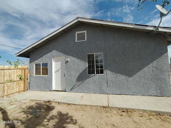 5 Acres of Land with Home for Sale in Rosamond, California