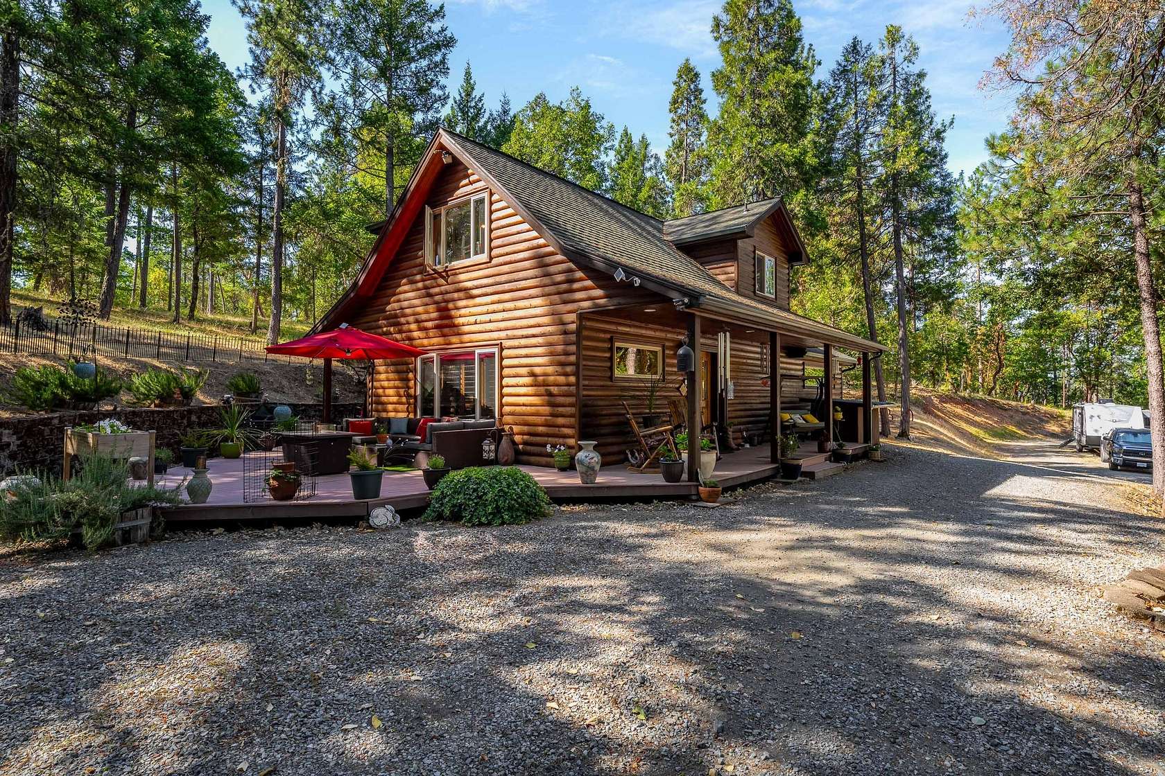 5 Acres of Land with Home for Sale in Grants Pass, Oregon