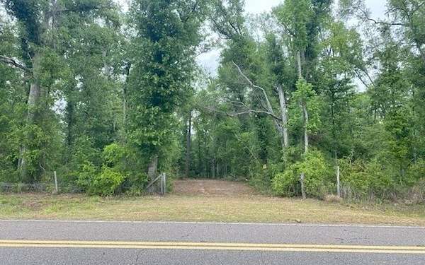 10 Acres of Recreational & Residential Land for Sale in Live Oak, Florida