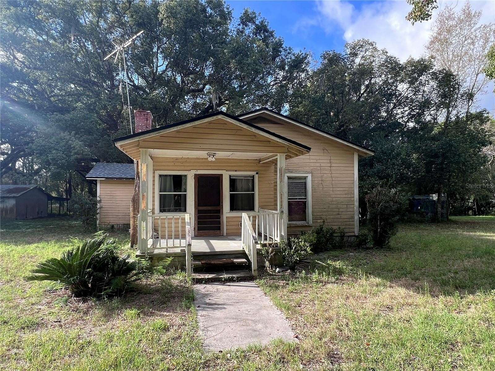 5 Acres of Land with Home for Sale in Pierson, Florida