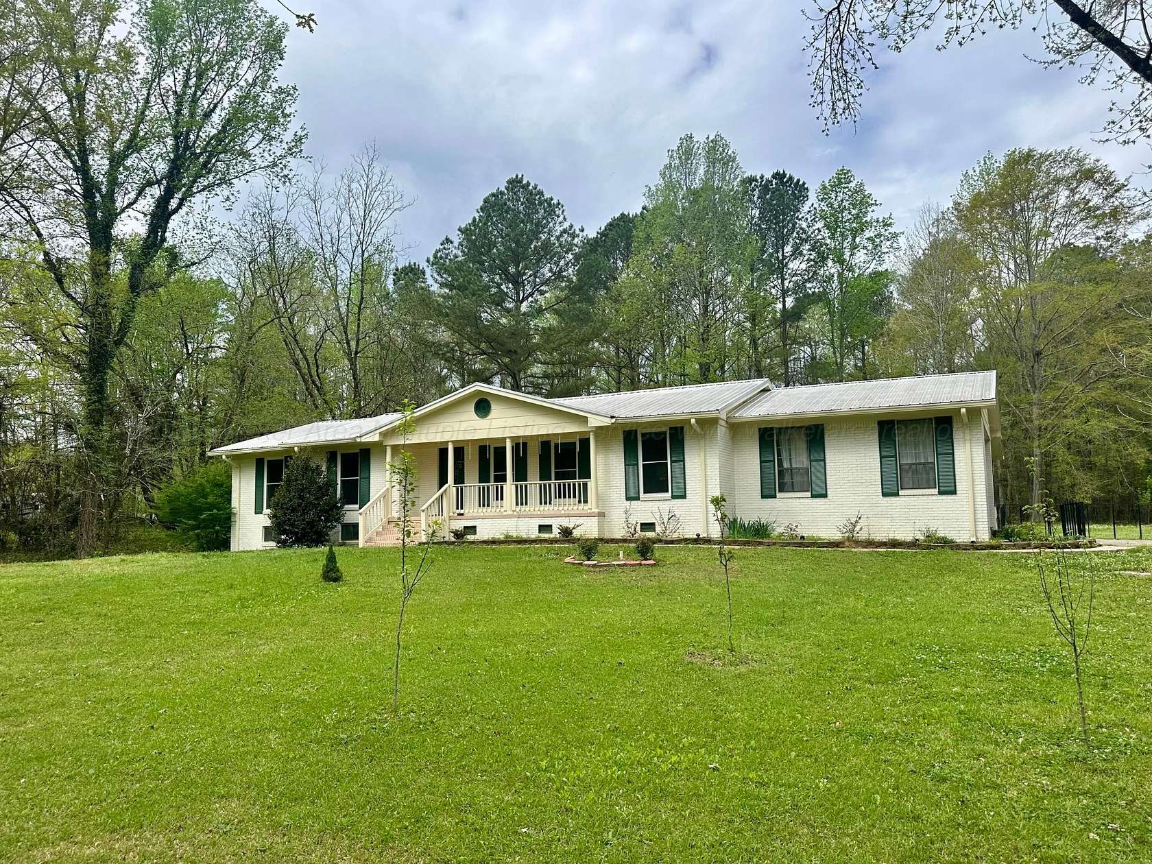 2.5 Acres of Land with Home for Sale in Jasper, Alabama